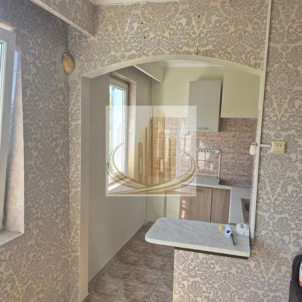 Apartament 3 camere, 40 mp utili, etaj 4/4, acoperiș, zona Șagului - foto 7