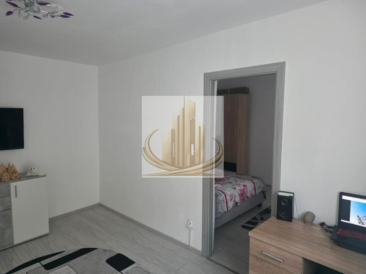 Apartament 3 camere, etaj 2, balcon închis, Calea Șagului - foto 3