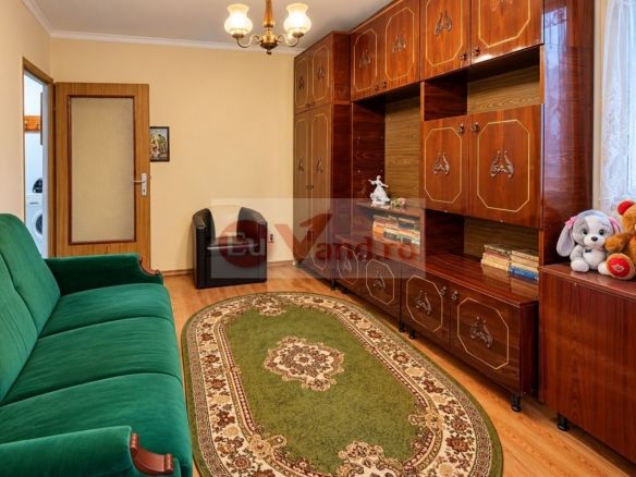 De vanzare apartament cu 2 camere, decomandat – Micro 19, parter, 46.500 E - Imagine principala