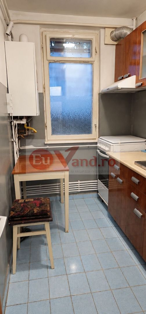 De vanzare apartament cu 2 camere, decomandat – Micro 19, parter, 46.500 E - foto 2