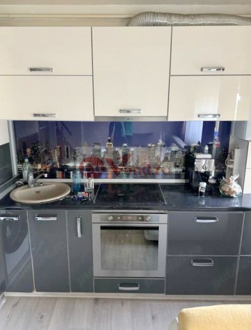 De inchiriat apartament cu 2 camere, Micro 13, et. 5, 300 euro - Imagine principala