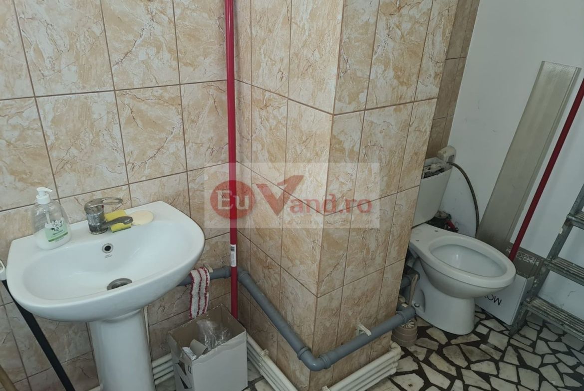 De vanzare spatiu comercial cu 4 camere, Port, 85.000 euro - foto 5