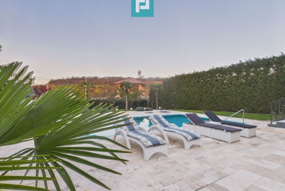 Casă de lux Oncea, piscină, 400 mp - foto 3
