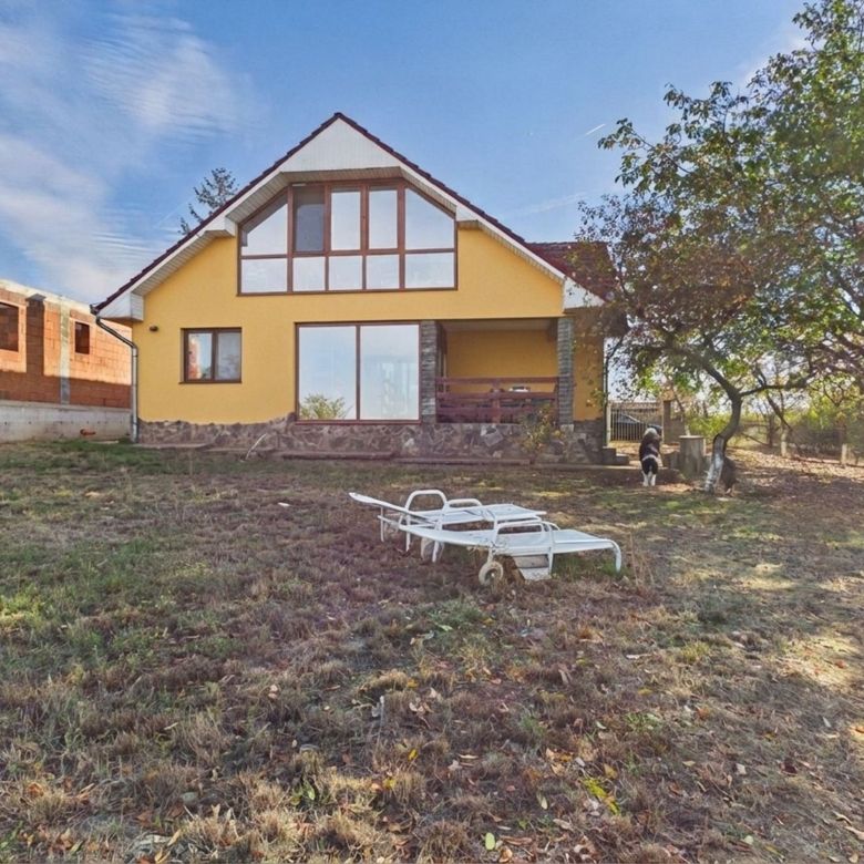 Casă în Leș, 170 mp, teren 961 mp - Imagine principala