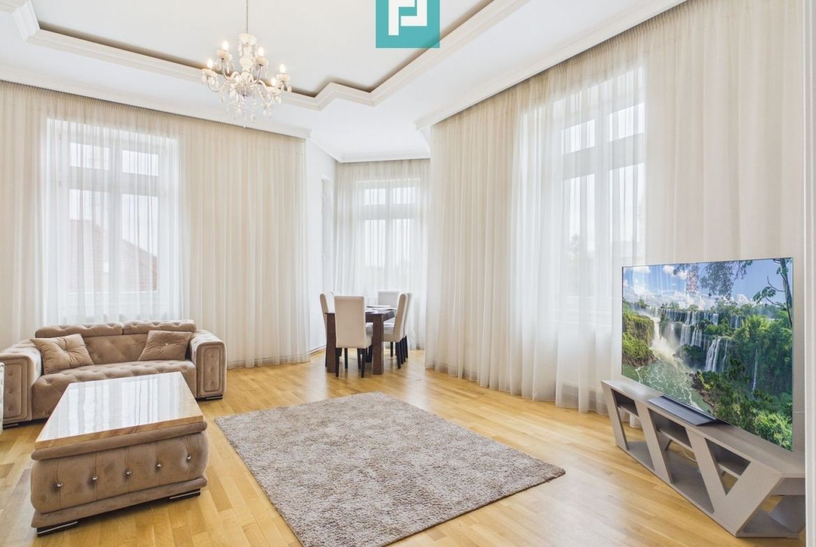 Apartament deosebit în clădire istorică central - foto 3