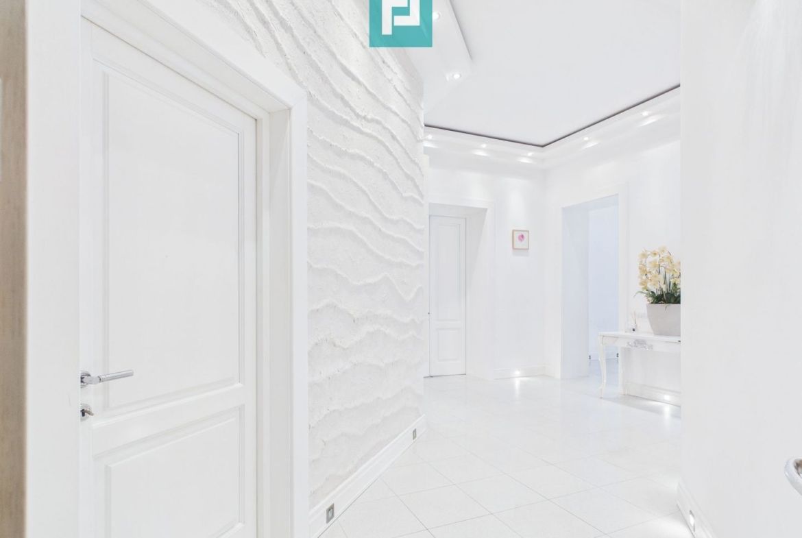 Apartament deosebit în clădire istorică central - foto 6