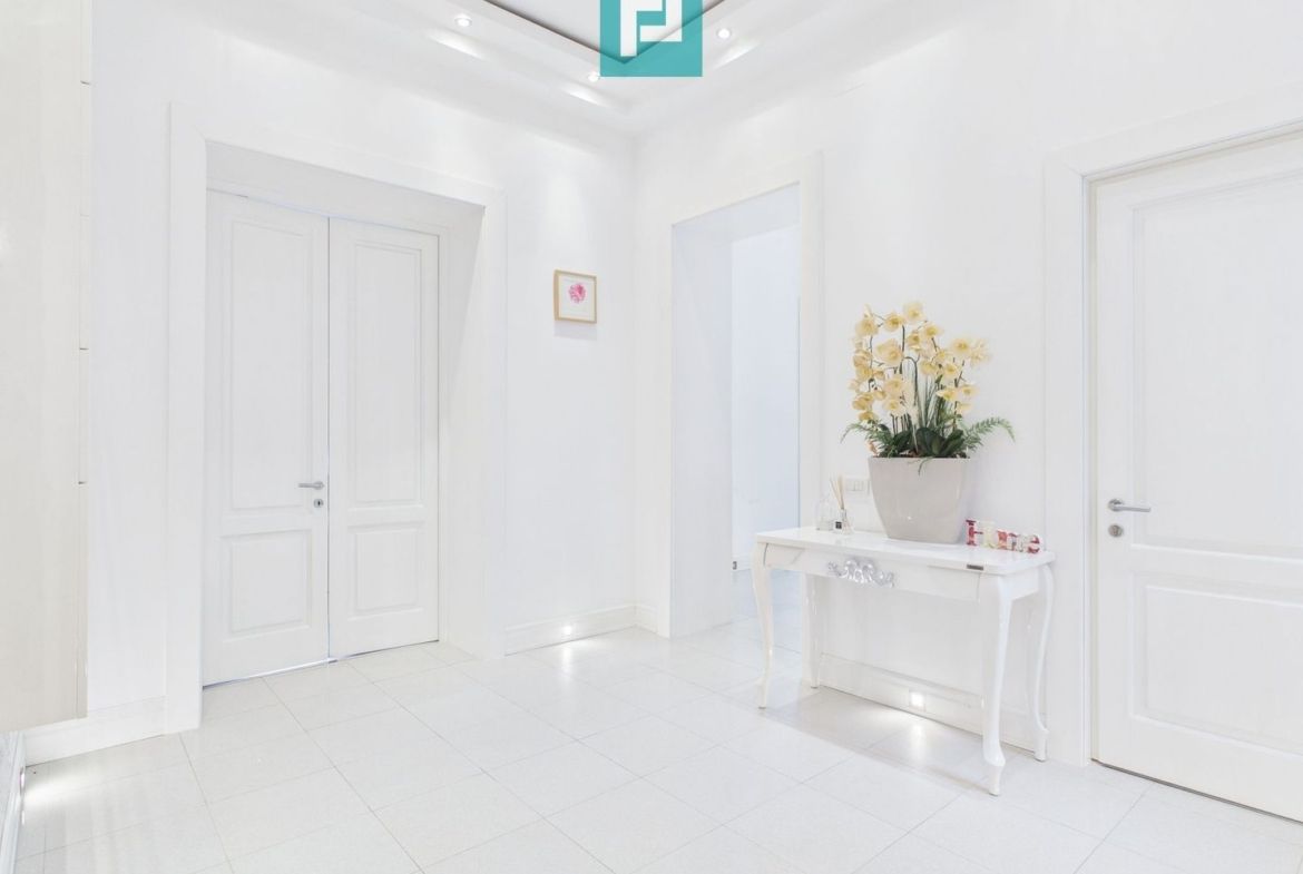 Apartament deosebit în clădire istorică central - foto 8