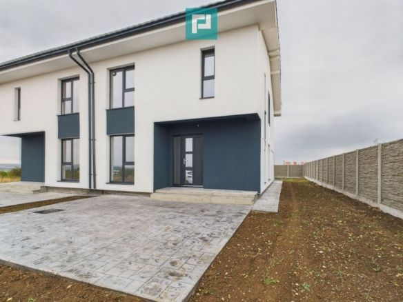 Duplex ultrafinisat cu 3 camere, 3 băi în Pișchia - Imagine principala