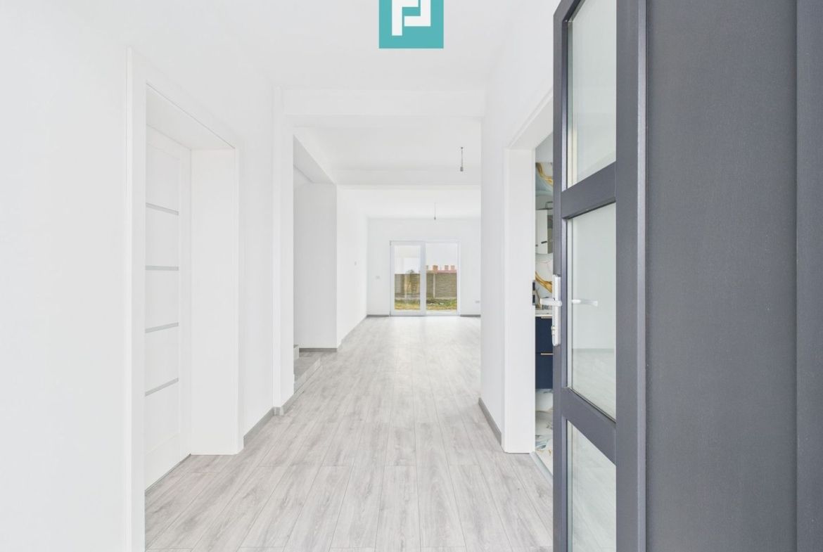 Duplex ultrafinisat cu 3 camere, 3 băi în Pișchia - foto 2