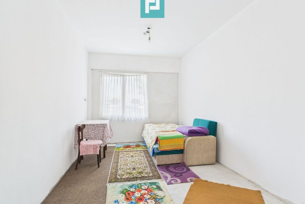 Casă P+E+M în zona Mehala pe arteră principală - foto 2
