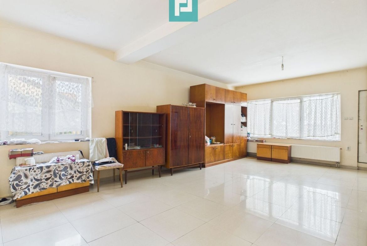Casă P+E+M în zona Mehala pe arteră principală - foto 3