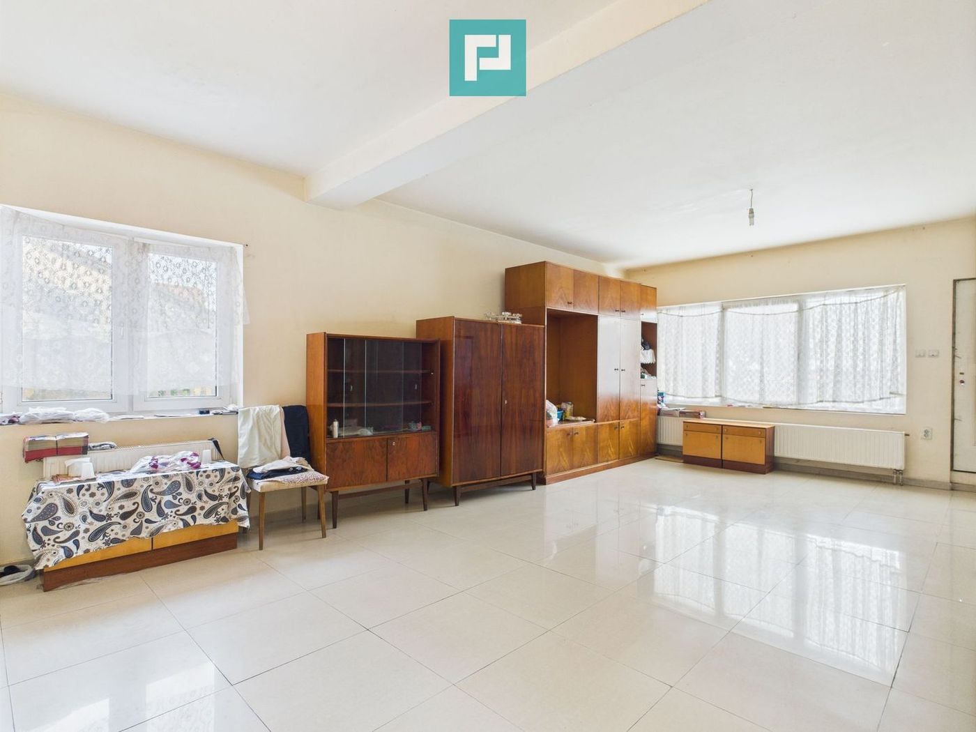 Casă P+E+M în zona Mehala pe arteră principală - foto 3