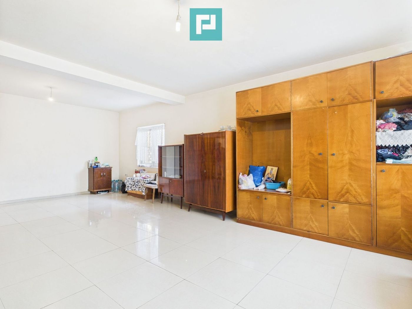 Casă P+E+M în zona Mehala pe arteră principală - foto 4