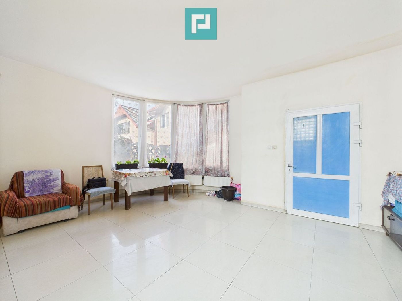 Casă P+E+M în zona Mehala pe arteră principală - foto 5