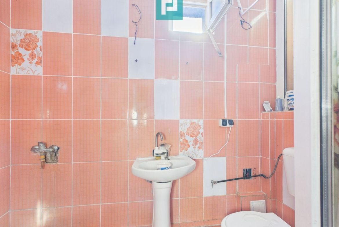Casă P+E+M în zona Mehala pe arteră principală - foto 7