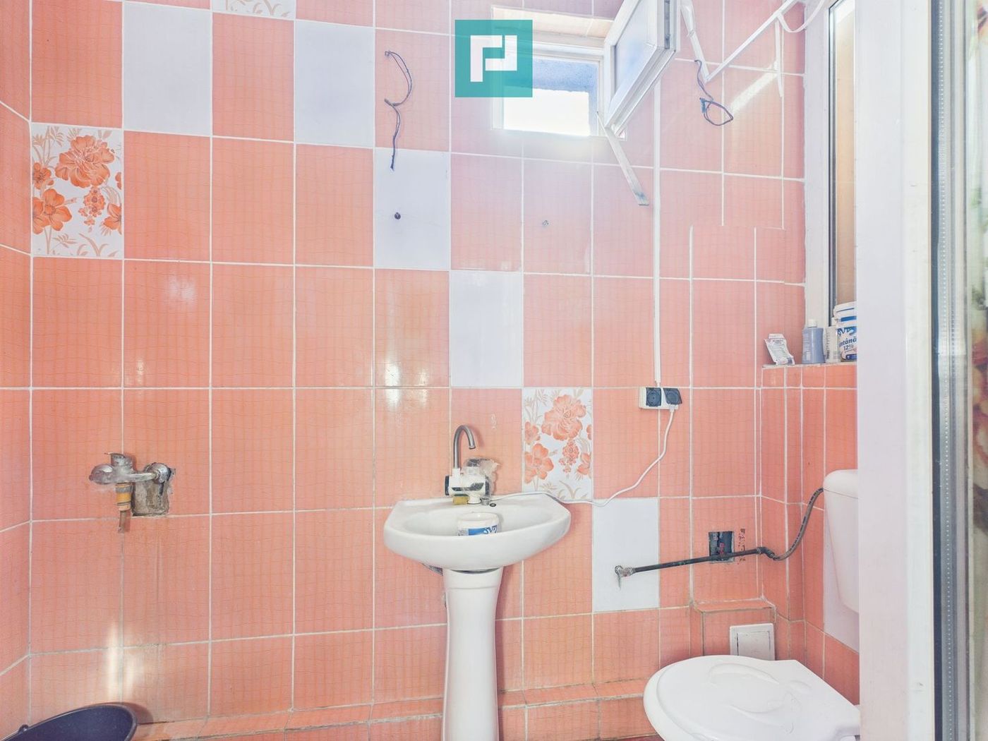 Casă P+E+M în zona Mehala pe arteră principală - foto 7