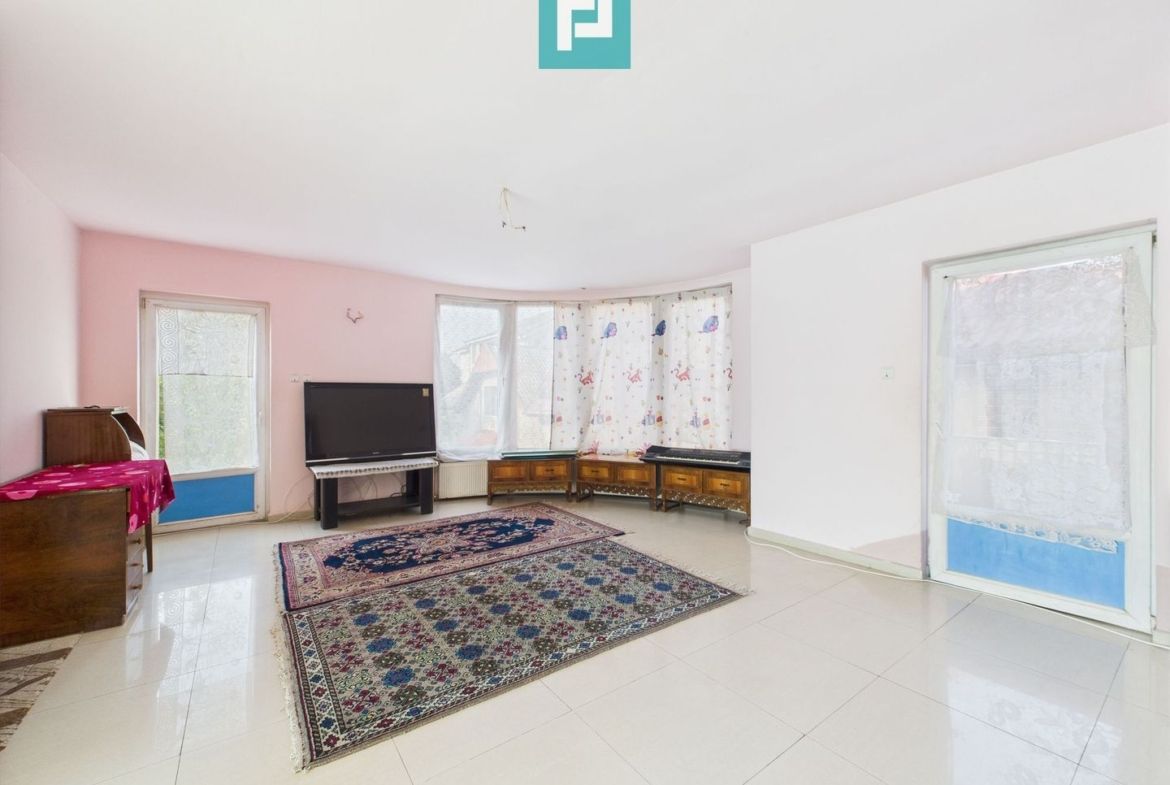 Casă P+E+M în zona Mehala pe arteră principală - foto 8