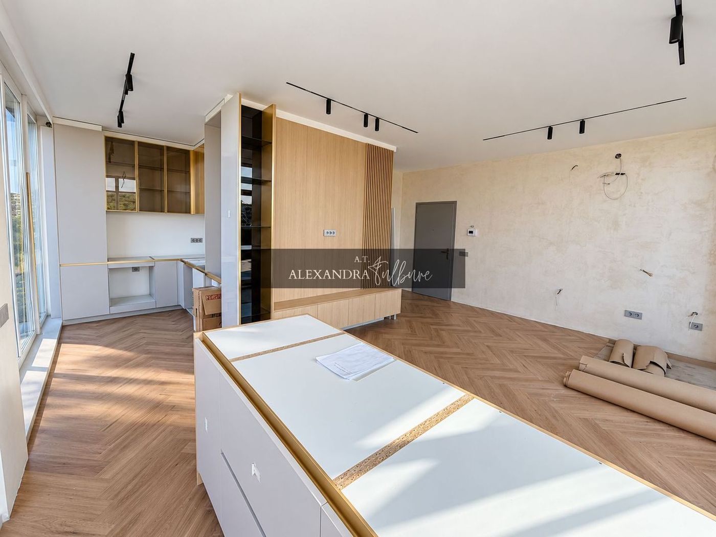 Apartament 3 camere, 3 bai, 84 mp+ terasa 71 mp, garaj - foto 5