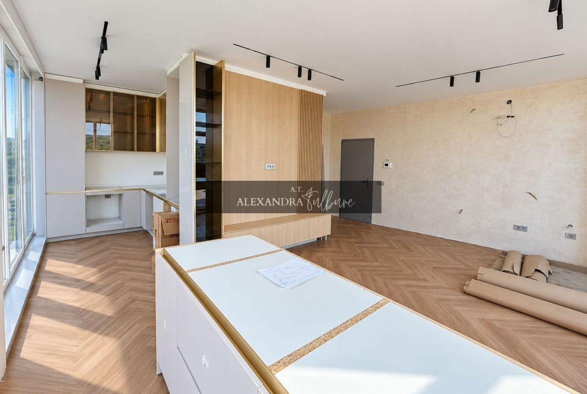 Apartament 3 camere, 3 bai, 84 mp+ terasa 71 mp, garaj - foto 7