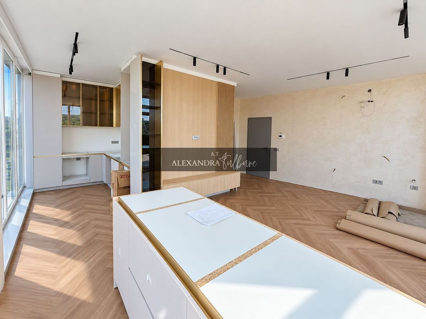Apartament 3 camere, 3 bai, 84 mp+ terasa 71 mp, garaj - foto 7
