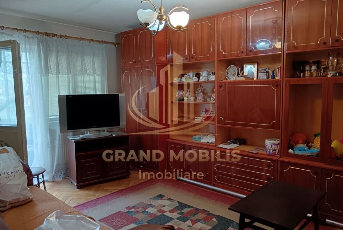 Apartament 4 camere, 3 dormitoare, 2 băi, 2 balcoane, etaj 1, Dâmboviț - Imagine principala
