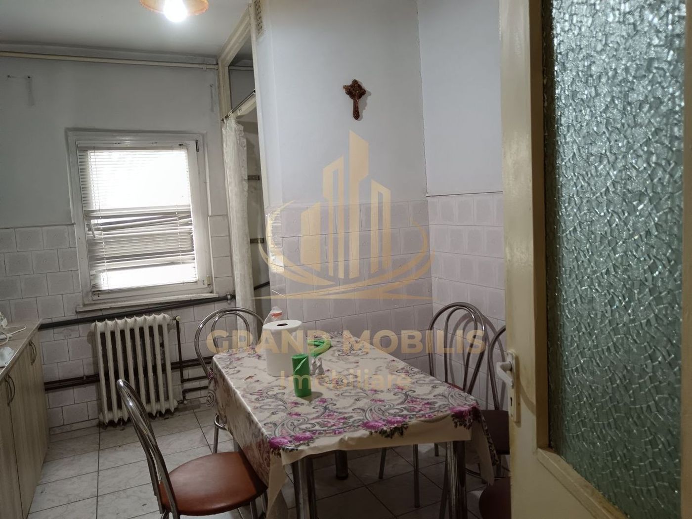 Apartament 4 camere, 3 dormitoare, 2 băi, 2 balcoane, etaj 1, Dâmboviț - foto 5 Apartament 4 camere, 3 dormitoare, 2 băi, 2 balcoane, etaj 1, Dâmboviț - foto 5