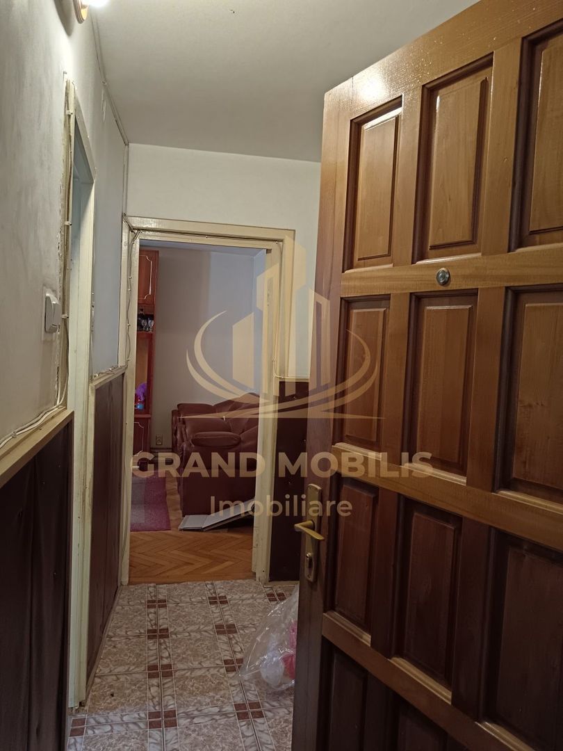 Apartament 4 camere, 3 dormitoare, 2 băi, 2 balcoane, etaj 1, Dâmboviț - foto 8 Apartament 4 camere, 3 dormitoare, 2 băi, 2 balcoane, etaj 1, Dâmboviț - foto 8