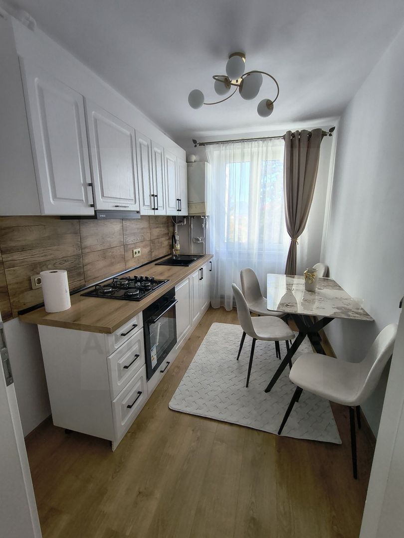 Apartament modern renovat 2 camere bucatarie inchisa zona Rahovei - Imagine principala