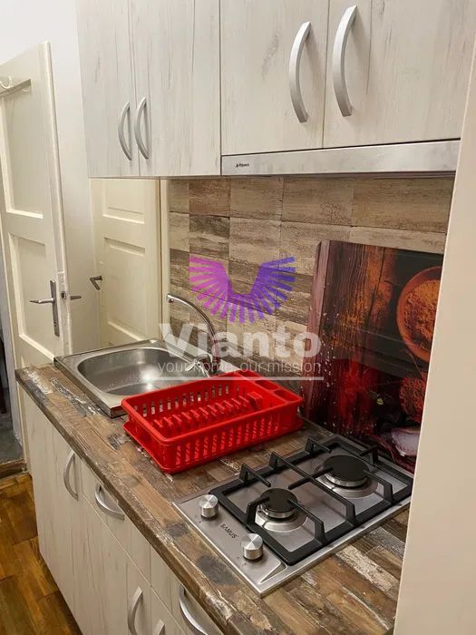 Garsoniera centru Sibiu aproape de Piata Mica 50mp2 - foto 3
