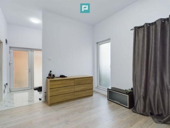 Apartament cu 8 locuri de parcare in Giroc - Imagine principala
