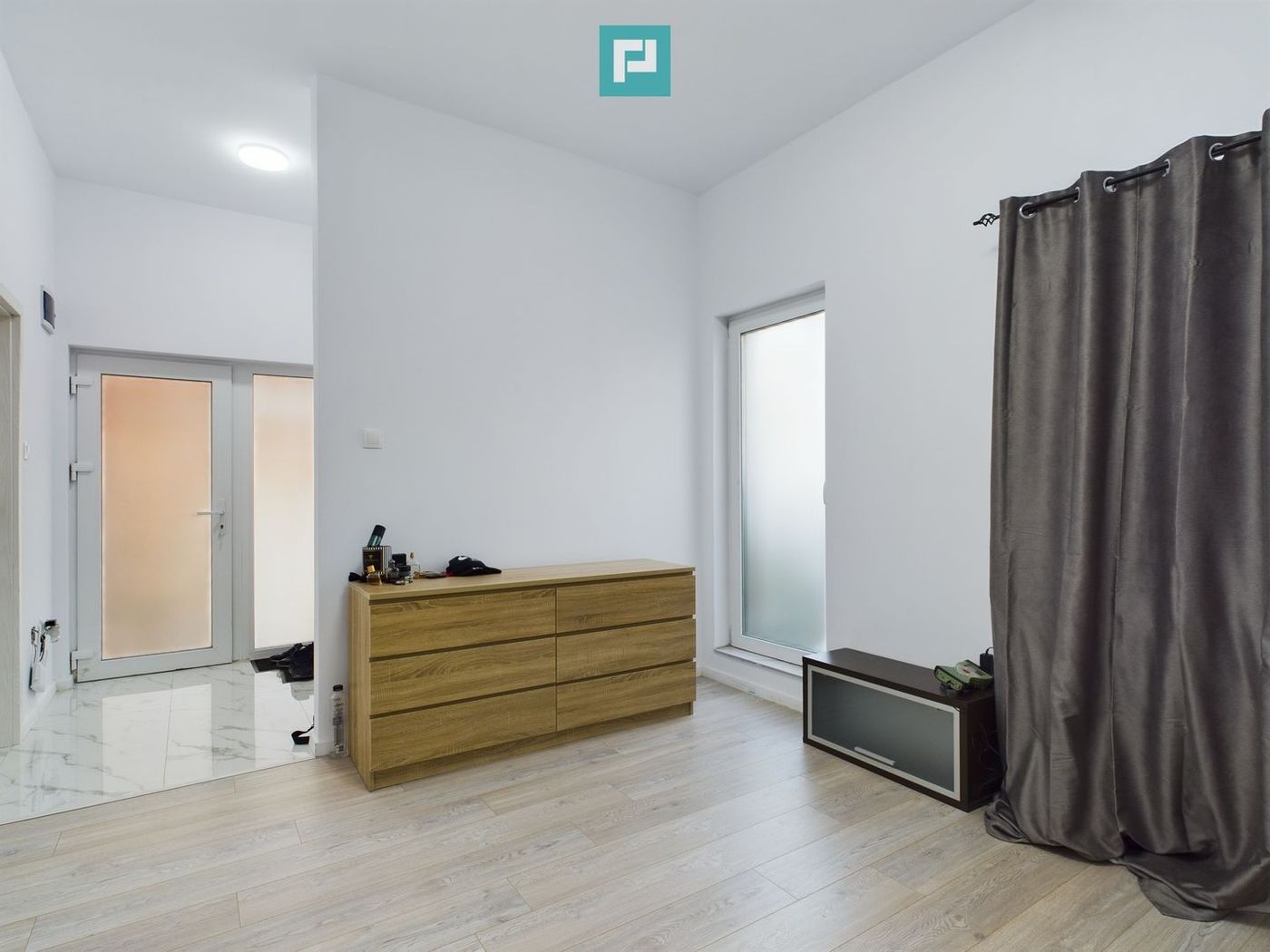 Apartament cu 8 locuri de parcare in Giroc - Imagine principala