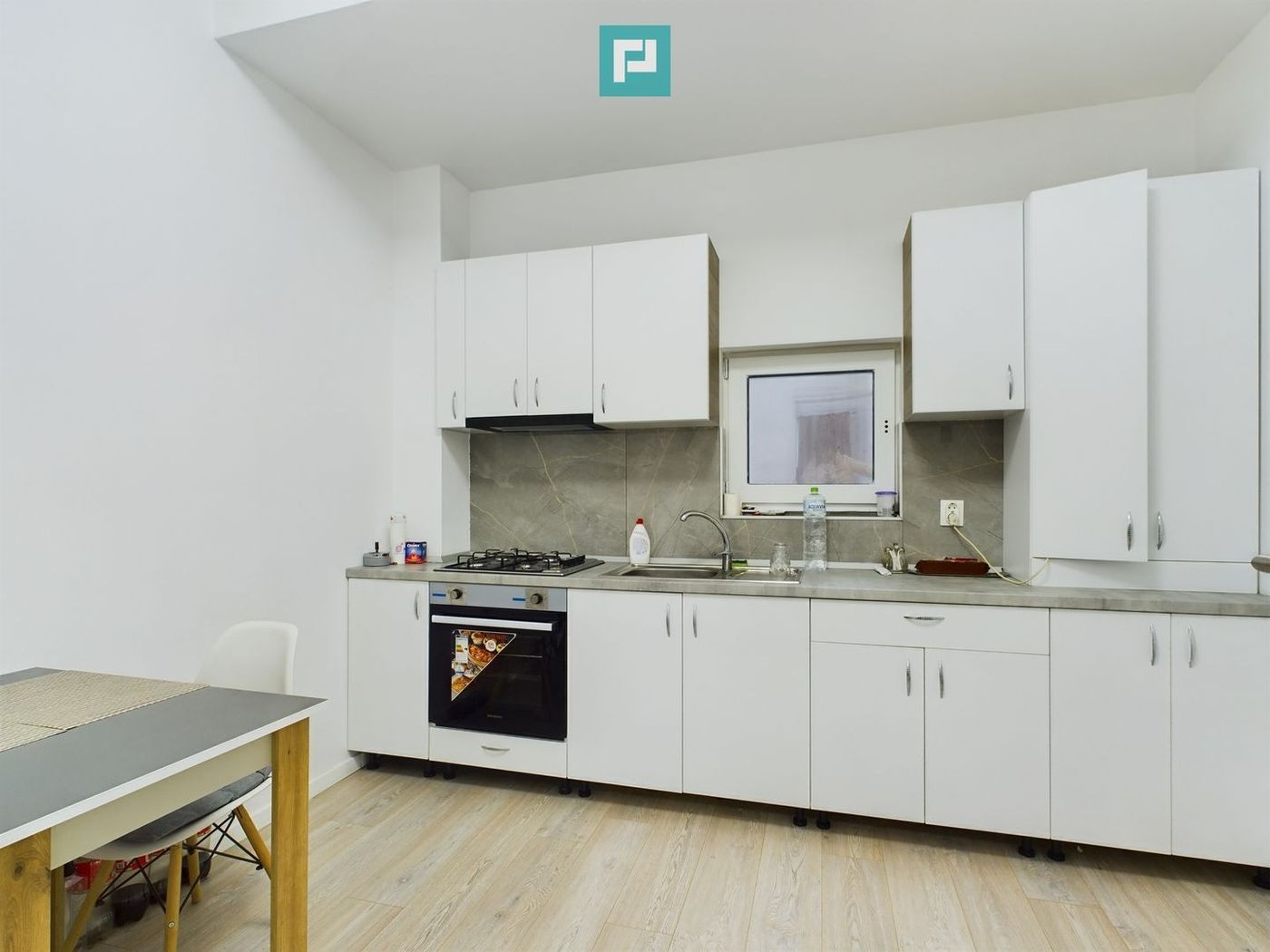 Apartament cu 8 locuri de parcare in Giroc - foto 5
