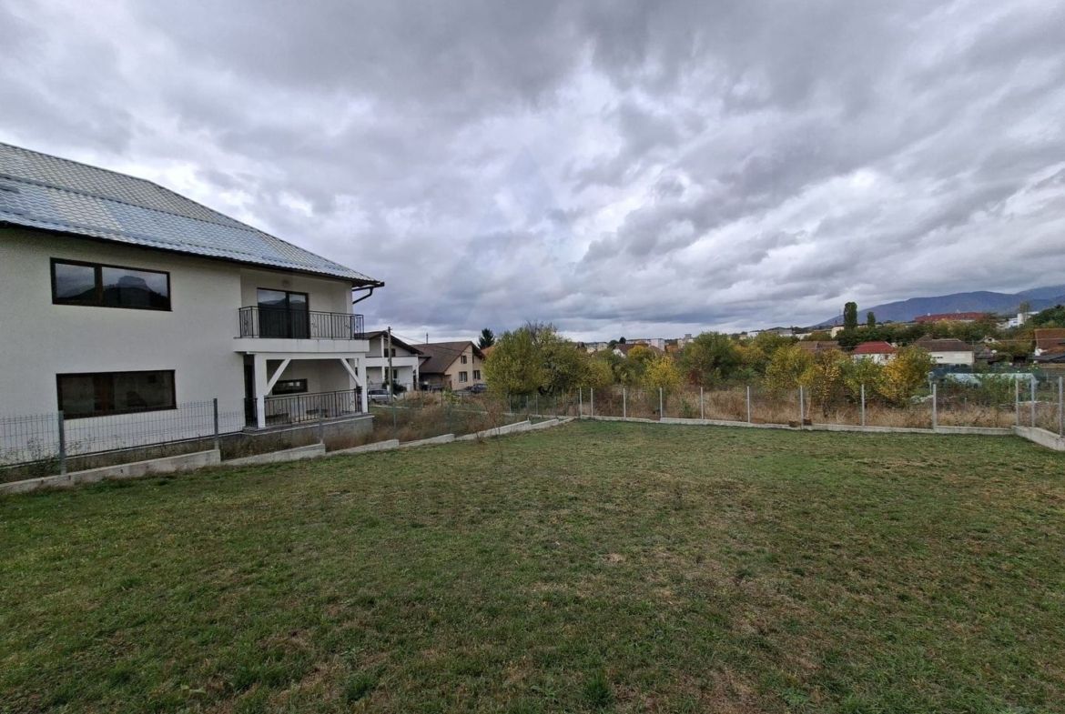 Casa individuala 198 mp utili cu teren 727 mp in Cisnadie - foto 7