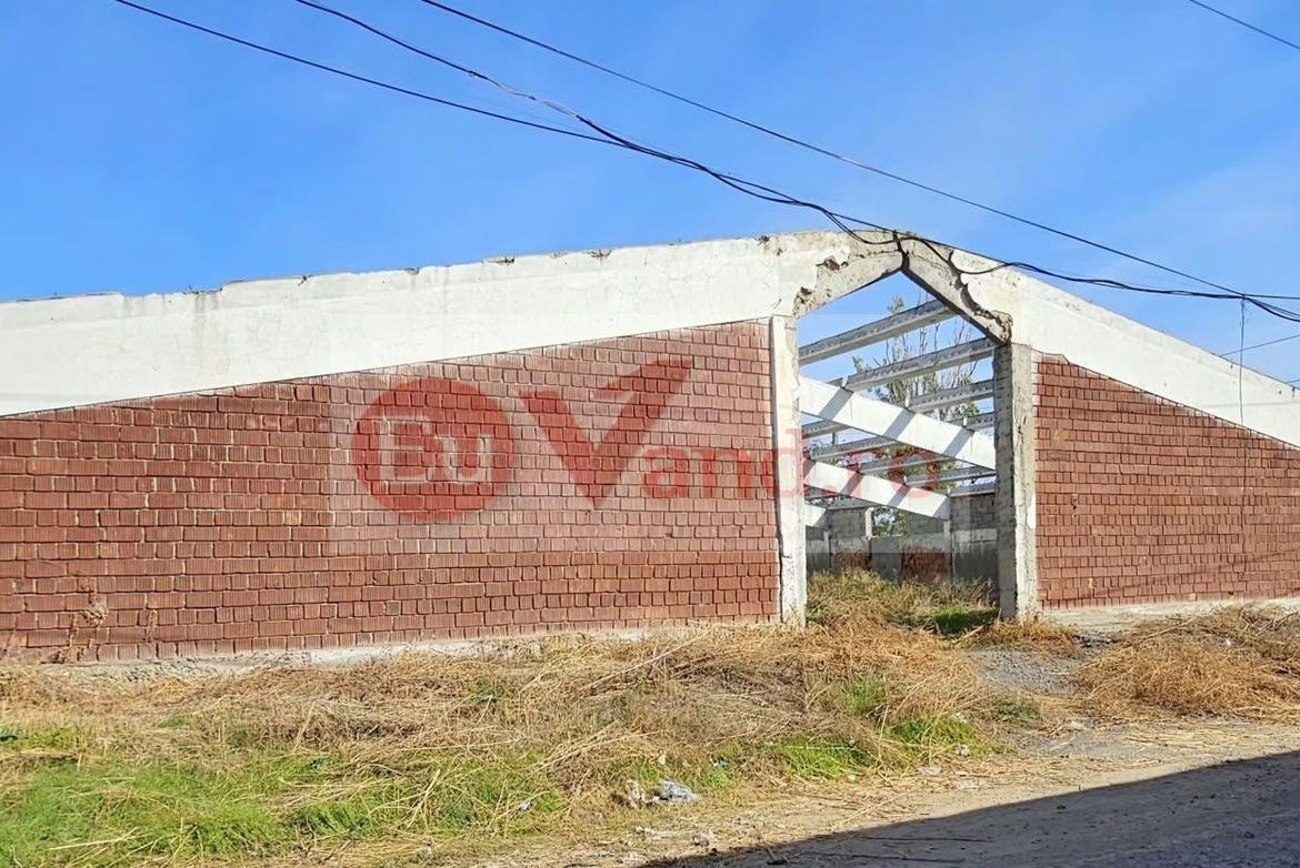 HALA INDUSTRIALA DE VANZARE, VANATORI, DN26, TEREN 3.500 MP – PRET 249.000E - foto 2