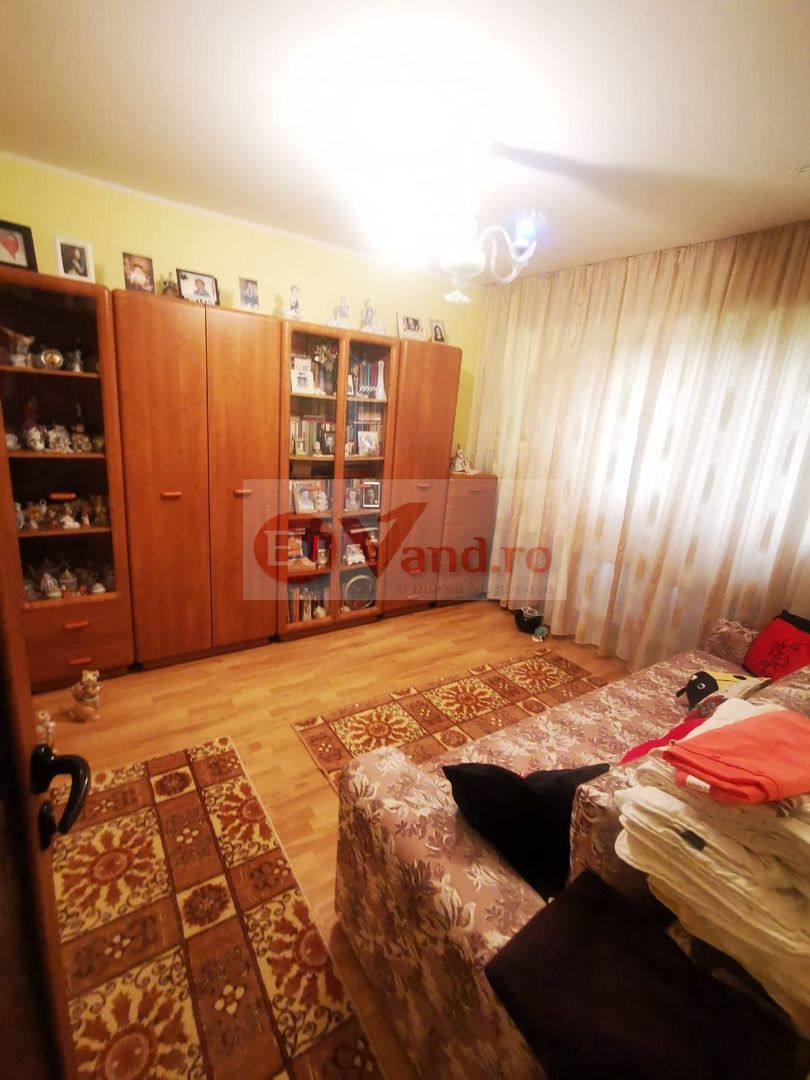 De vanzare apartament cu 3 camere Mazepa 1, BR-uri, etaj 4/10, 98.000 E - Imagine principala