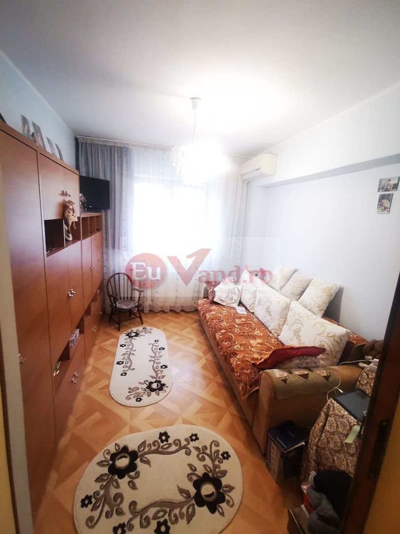 De vanzare apartament cu 3 camere Mazepa 1, BR-uri, etaj 4/10, 98.000 E - foto 5
