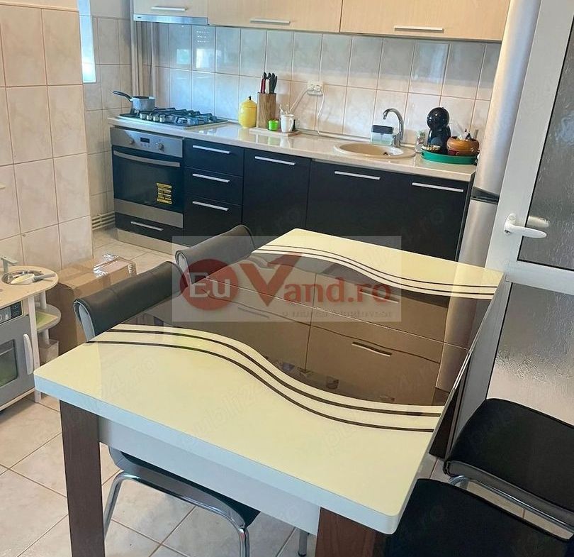 De inchiriat apartament 2 camere,Micro 21, etaj 2, 400 euro - foto 2