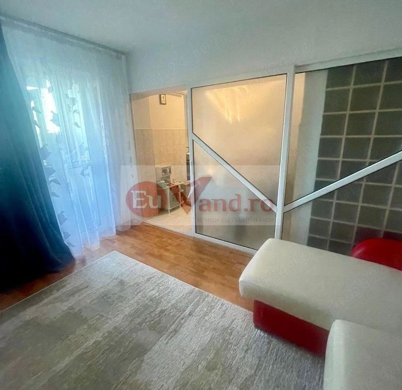De inchiriat apartament 2 camere,Micro 21, etaj 2, 400 euro - foto 3