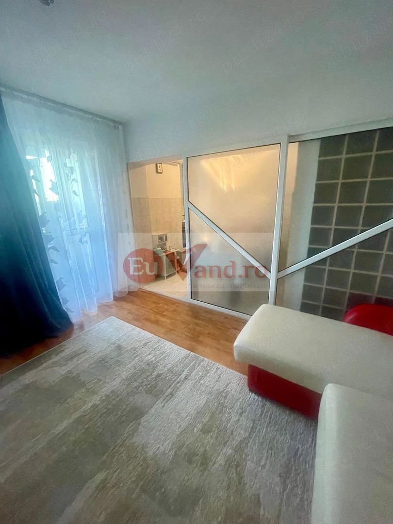 De inchiriat apartament 2 camere,Micro 21, etaj 2, 400 euro - foto 3