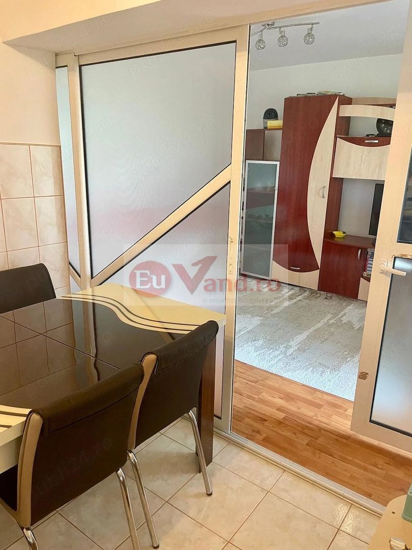 De inchiriat apartament 2 camere,Micro 21, etaj 2, 400 euro - foto 5
