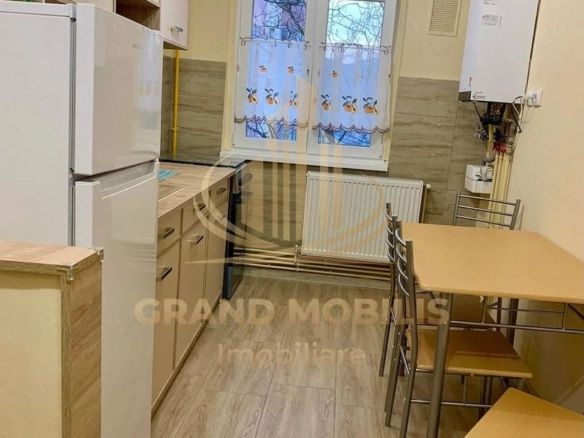 Proprietar vand apartament cu 2 camere zona Dambovita - Imagine principala
