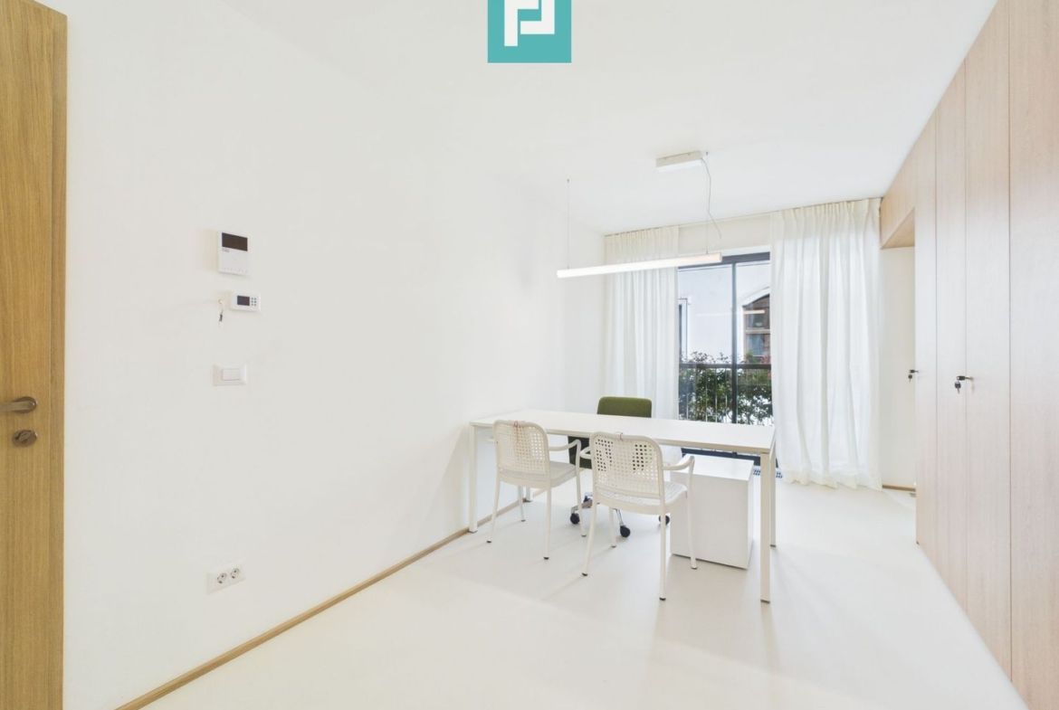 Birou 3 camere | Prima închiriere | Zona Centrală - foto 2