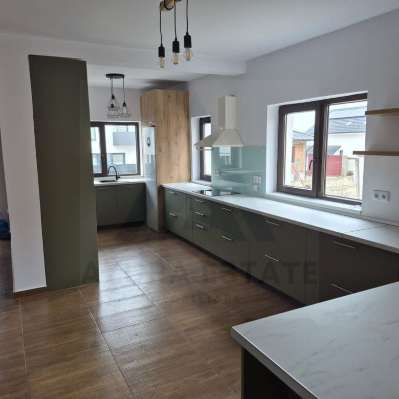 Casa moderna 114 mp utili 4 camere 2 bai si teren 240 mp in Cisnadie - Imagine principala