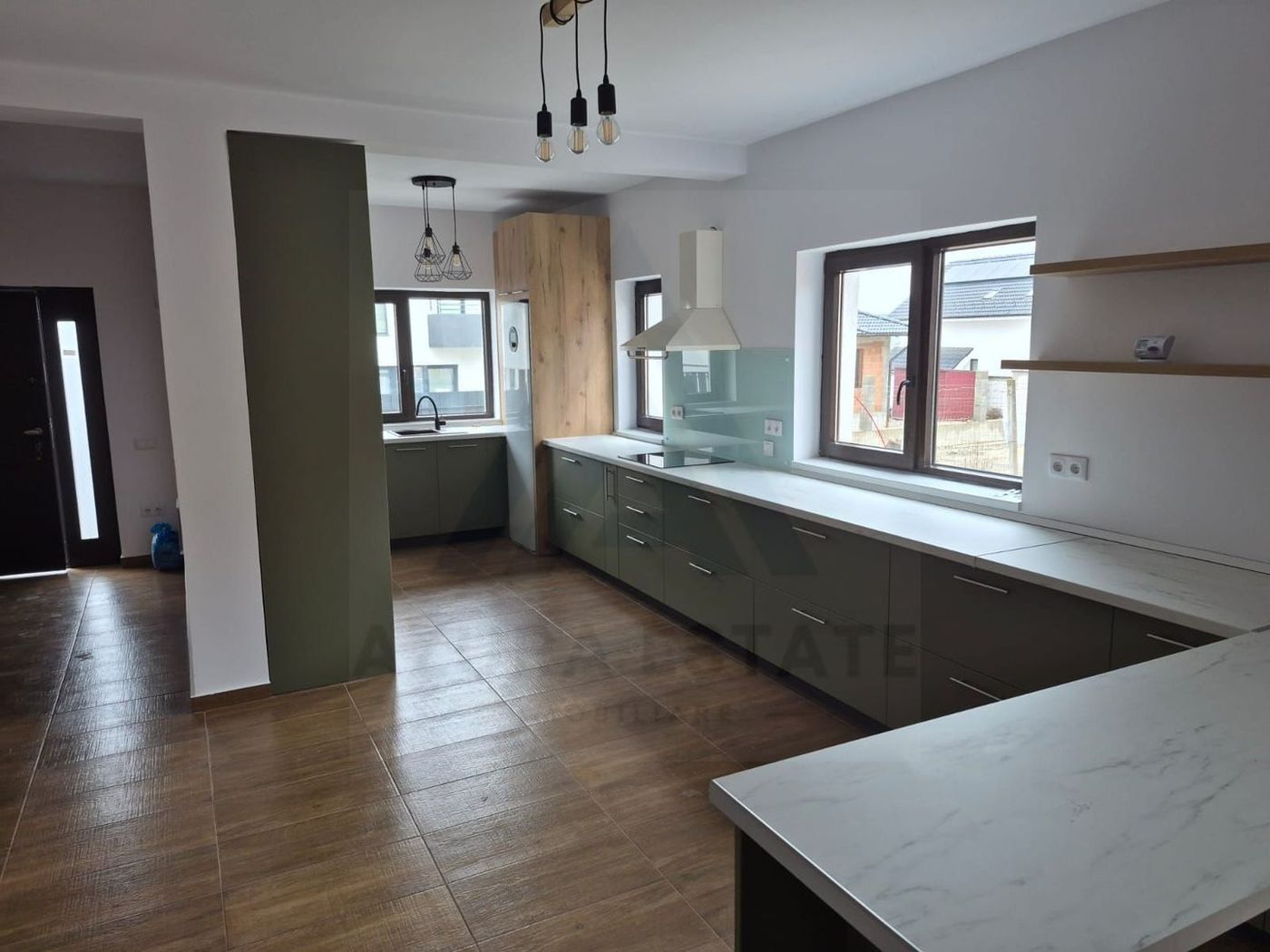 Casa moderna 114 mp utili 4 camere 2 bai si teren 240 mp in Cisnadie - Imagine principala