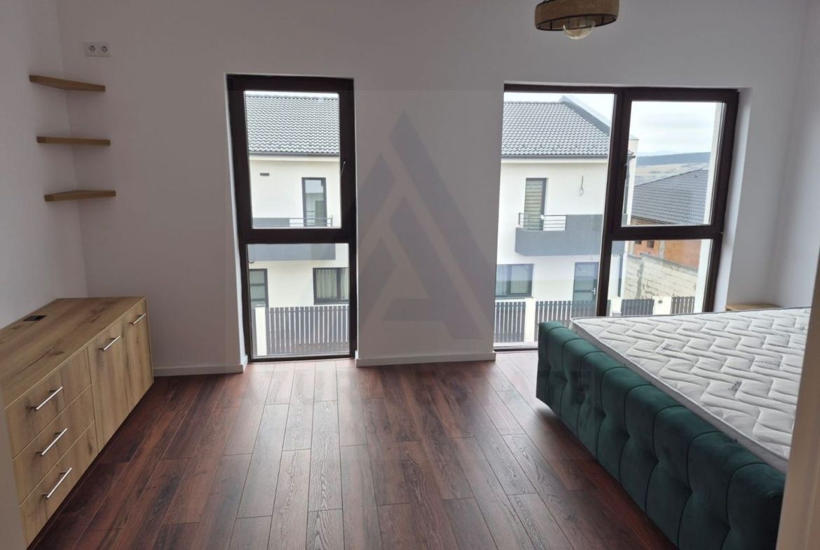 Casa moderna 114 mp utili 4 camere 2 bai si teren 240 mp in Cisnadie - foto 2
