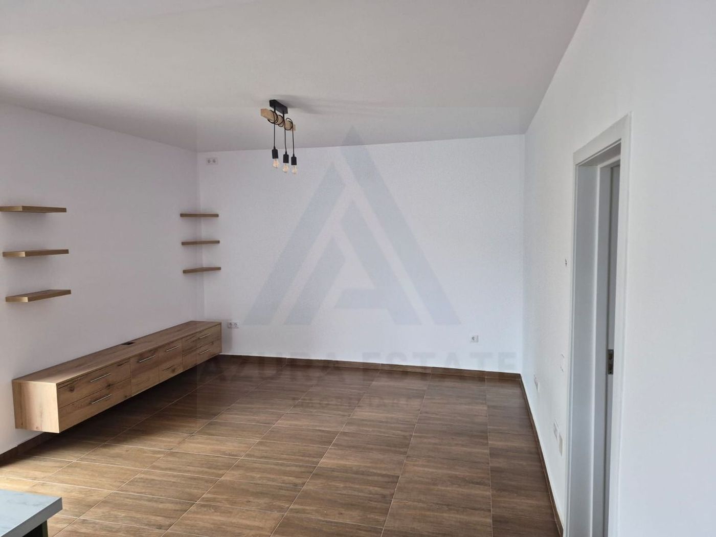 Casa moderna 114 mp utili 4 camere 2 bai si teren 240 mp in Cisnadie - foto 8