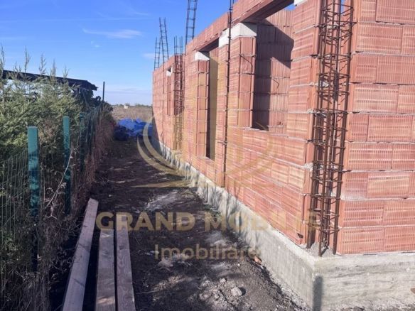 Duplex Săcălaz, 85 mp utili, teren 293 mp, 3 dormitoare, terasă 21 mp - Imagine principala