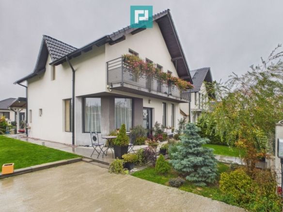 Casă 4 camere cu teren 450 mp pe Dealurile Oradei - Imagine principala
