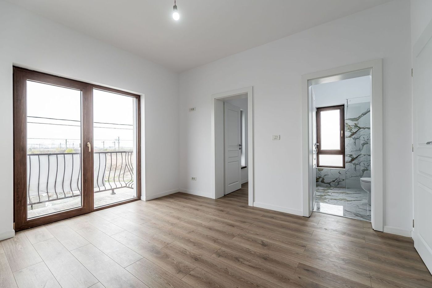 Fără costuri ascunse sau șantier: vilă nouă cu 4 camere, ultrafinisată - foto 7