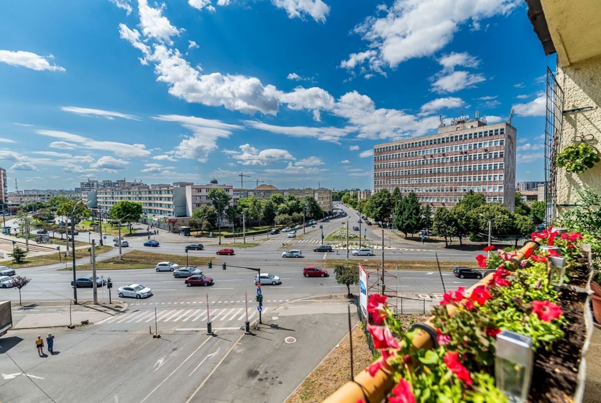 Apartament cu 4 camere decomandat cu vedere panoramica - foto 2